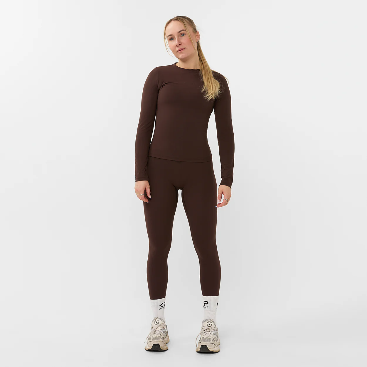 V-SHAPE LONGSLEEVE BROWN - Image 4