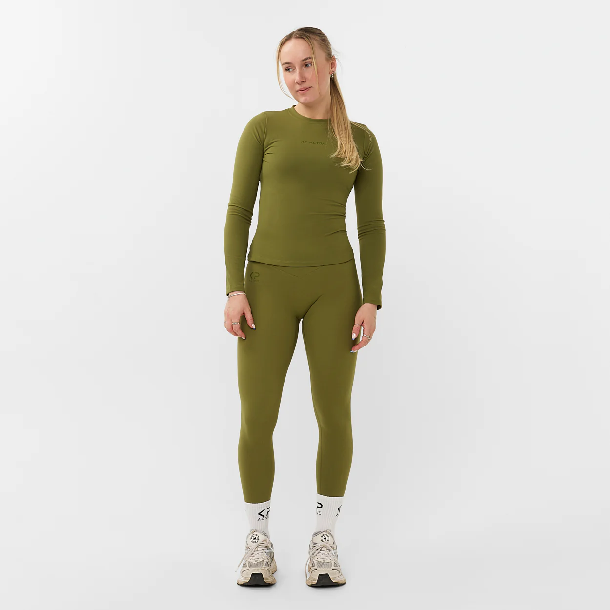 V-SHAPE LONGSLEEVE KHAKI - Image 4
