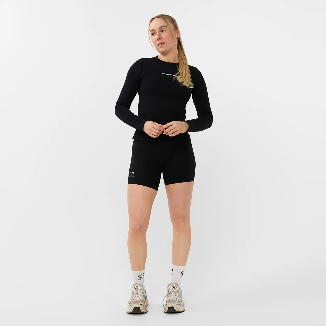 V-SHAPE SHORT BLACK - Image 5