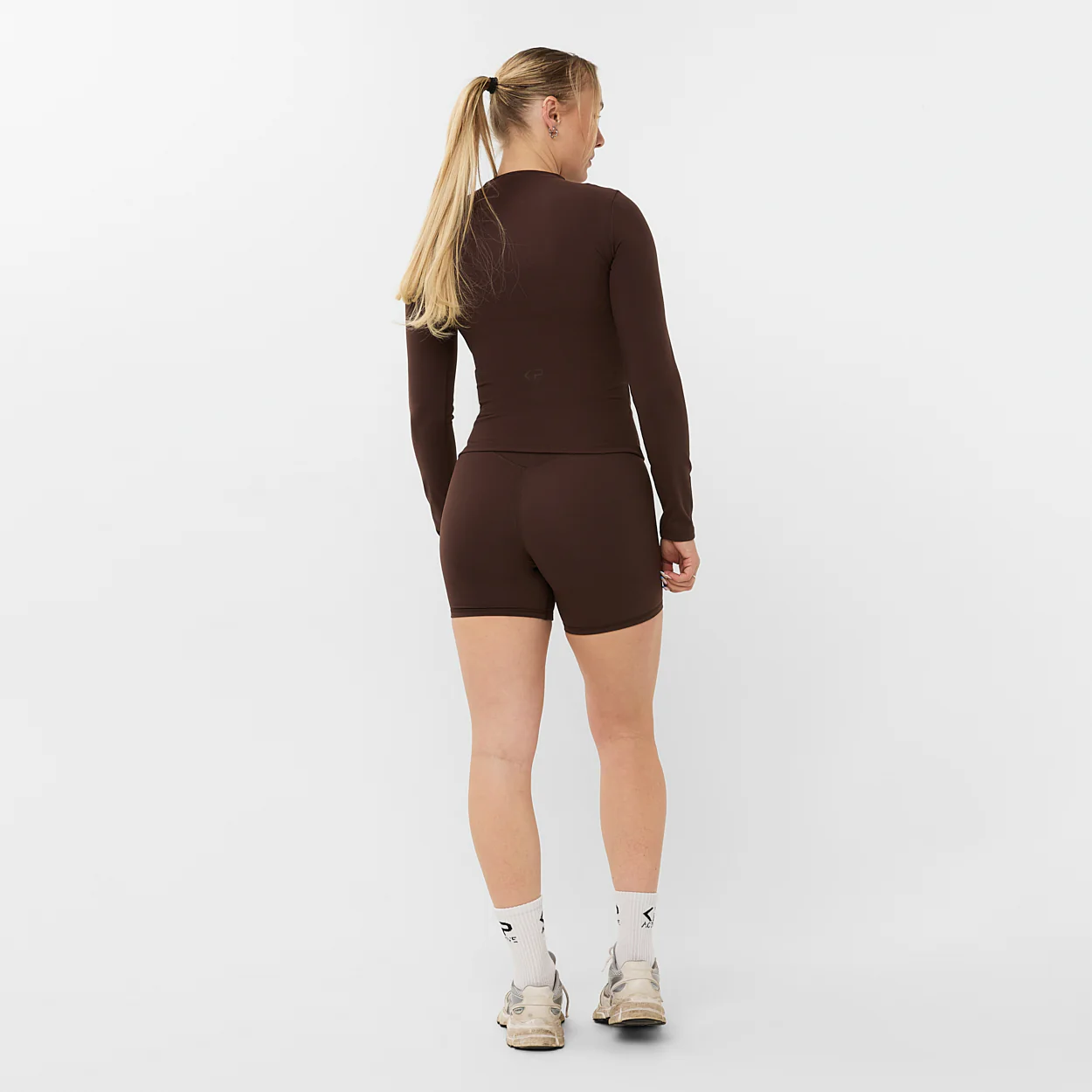 V-SHAPE SHORT BROWN - Image 5
