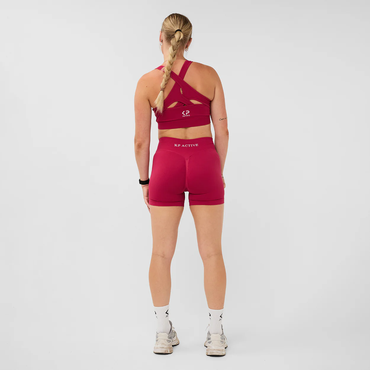 PERFORMANCE SHORT CHERRY RED - Image 4